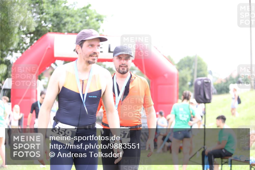 21.06.2026 - 29. Vierlanden-Triathlon Andreas Tolksdorf http://msf.ph/oto/9883551 21.06.2026 11:26:00 Ziel 477, 562, 477, 562 meine-sportfotos.de