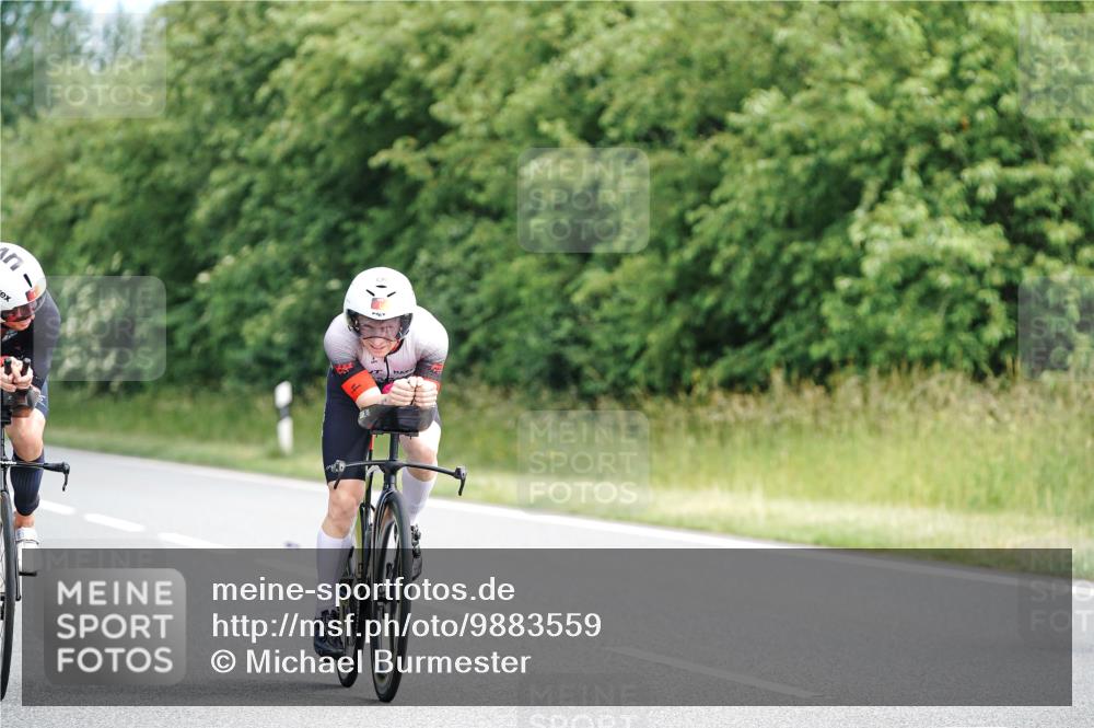21.06.2026 - Viking Triathlon Michael Burmester http://msf.ph/oto/9883559 21.06.2026 11:03:49 Radfahren 1, 4, 58, 86, 165, 197, 202, 211, 227, 301, 387, 411, 460, 484, 553, 559, 567, 649 meine-sportfotos.de
