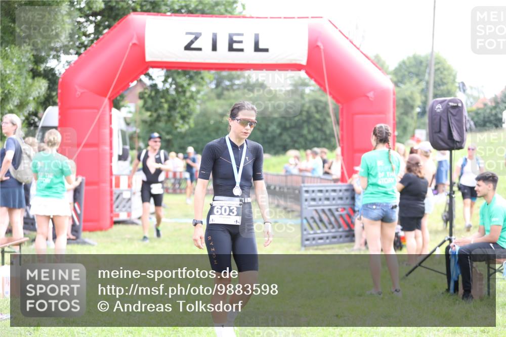 21.06.2026 - 29. Vierlanden-Triathlon Andreas Tolksdorf http://msf.ph/oto/9883598 21.06.2026 11:26:04 Ziel 477, 562, 477, 562 meine-sportfotos.de