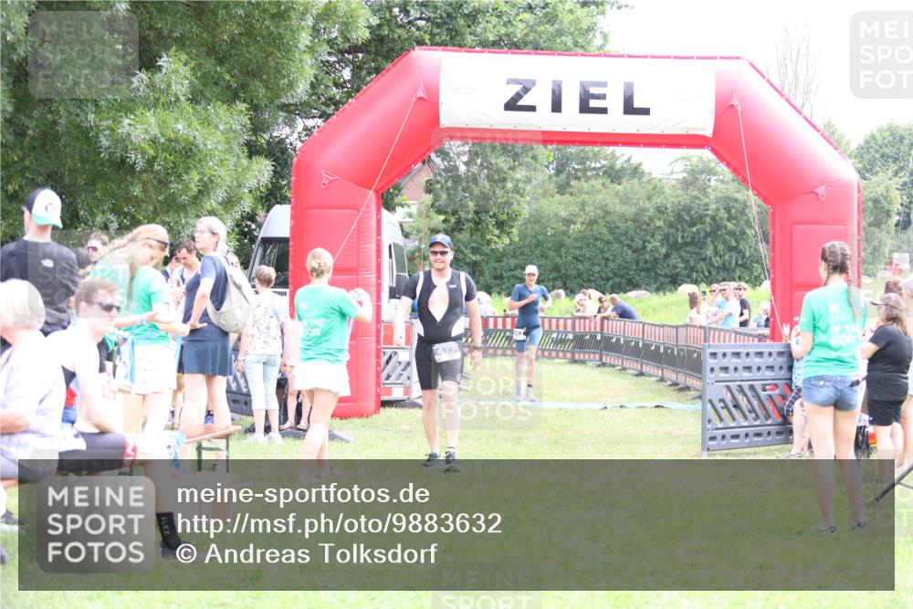 21.06.2026 - 29. Vierlanden-Triathlon Andreas Tolksdorf http://msf.ph/oto/9883632 21.06.2026 11:26:06 Ziel 477, 562, 477, 562 meine-sportfotos.de