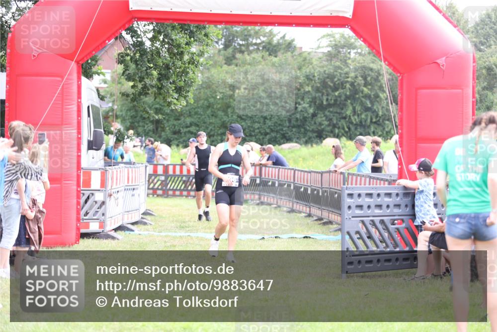 21.06.2026 - 29. Vierlanden-Triathlon Andreas Tolksdorf http://msf.ph/oto/9883647 21.06.2026 11:26:27 Ziel 496, 564, 1356, 496, 564, 1356 meine-sportfotos.de