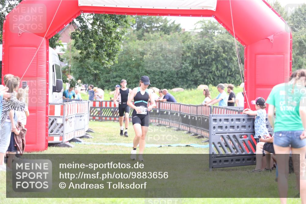 21.06.2026 - 29. Vierlanden-Triathlon Andreas Tolksdorf http://msf.ph/oto/9883656 21.06.2026 11:26:27 Ziel 496, 564, 1356, 496, 564, 1356 meine-sportfotos.de