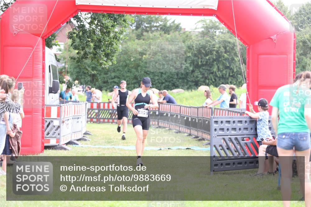21.06.2026 - 29. Vierlanden-Triathlon Andreas Tolksdorf http://msf.ph/oto/9883669 21.06.2026 11:26:27 Ziel 496, 564, 1356, 496, 564, 1356 meine-sportfotos.de