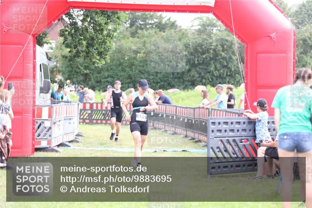 21.06.2026 - 29. Vierlanden-Triathlon Andreas Tolksdorf http://msf.ph/oto/9883695 21.06.2026 11:26:27 Ziel 496, 564, 1356, 496, 564, 1356 meine-sportfotos.de