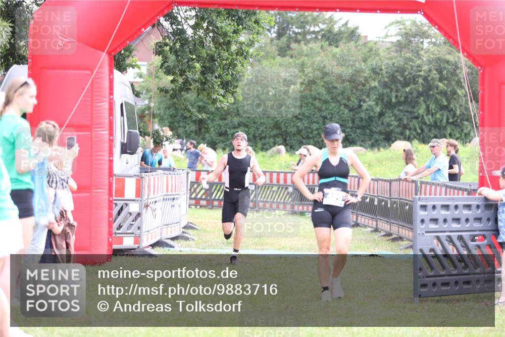 21.06.2026 - 29. Vierlanden-Triathlon Andreas Tolksdorf http://msf.ph/oto/9883716 21.06.2026 11:26:29 Ziel 496, 564, 1356, 496, 564, 1356 meine-sportfotos.de