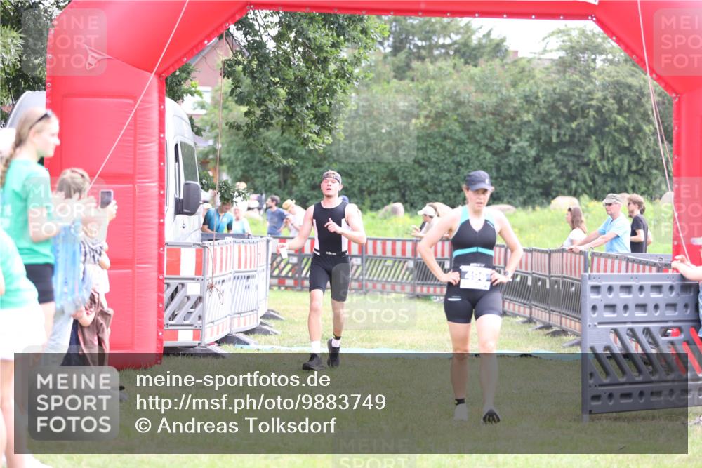 21.06.2026 - 29. Vierlanden-Triathlon Andreas Tolksdorf http://msf.ph/oto/9883749 21.06.2026 11:26:29 Ziel 496, 564, 1356, 496, 564, 1356 meine-sportfotos.de