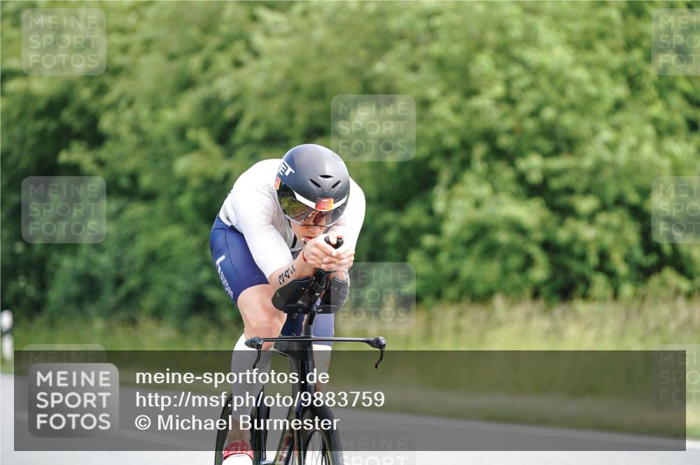 21.06.2026 - Viking Triathlon Michael Burmester http://msf.ph/oto/9883759 21.06.2026 11:05:55 Radfahren 7, 19, 25, 34, 34, 41, 72, 80, 94, 125, 150, 150, 152, 152, 259, 286, 340, 342, 438, 547, 575, 668 meine-sportfotos.de