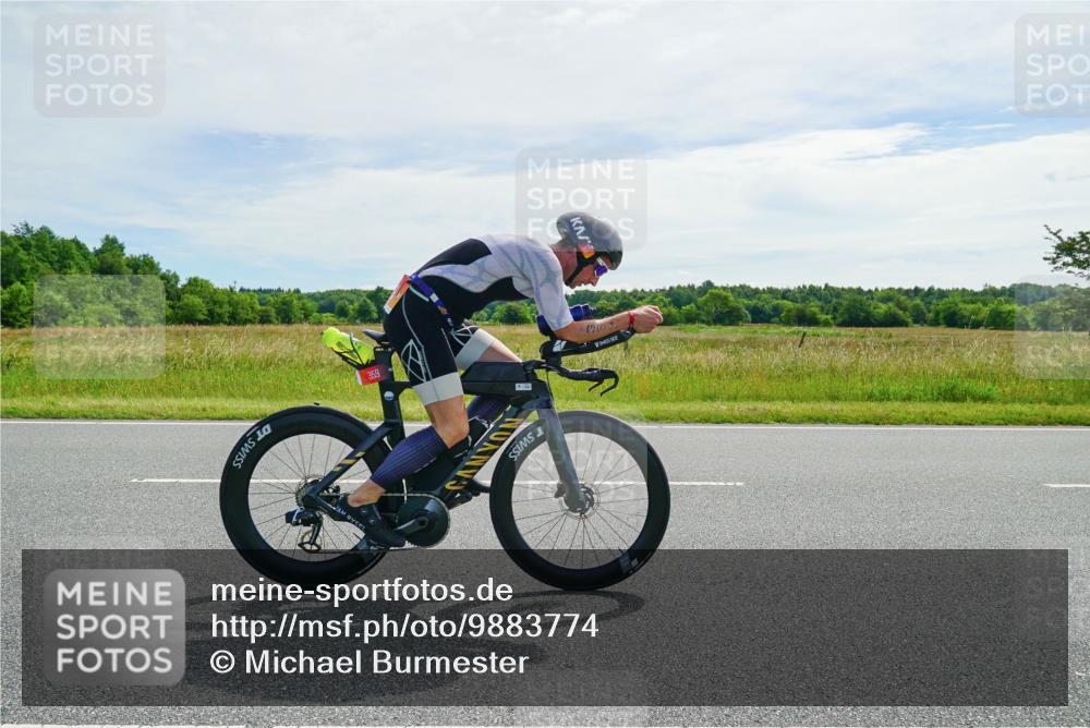 21.06.2026 - Viking Triathlon Michael Burmester http://msf.ph/oto/9883774 21.06.2026 11:12:21 Radfahren 37, 105, 208, 209, 218, 273, 359, 563, 610, 654 meine-sportfotos.de