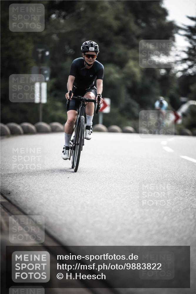 21.06.2026 - 29. Vierlanden-Triathlon H.Heesch http://msf.ph/oto/9883822 21.06.2026 09:18:59 Radfahren 56, 107, 221 meine-sportfotos.de