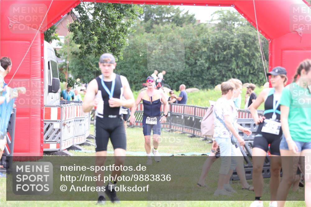 21.06.2026 - 29. Vierlanden-Triathlon Andreas Tolksdorf http://msf.ph/oto/9883836 21.06.2026 11:26:35 Ziel 536, 564, 1356, 536, 564, 1356 meine-sportfotos.de