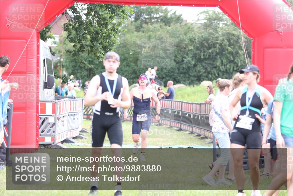 21.06.2026 - 29. Vierlanden-Triathlon Andreas Tolksdorf http://msf.ph/oto/9883880 21.06.2026 11:26:36 Ziel 536, 564, 1356, 536, 564, 1356 meine-sportfotos.de
