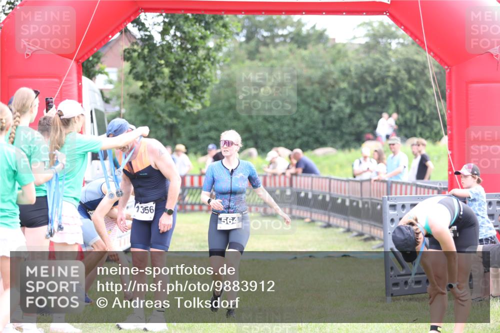 21.06.2026 - 29. Vierlanden-Triathlon Andreas Tolksdorf http://msf.ph/oto/9883912 21.06.2026 11:26:40 Ziel 536, 564, 1356, 536, 564, 1356 meine-sportfotos.de