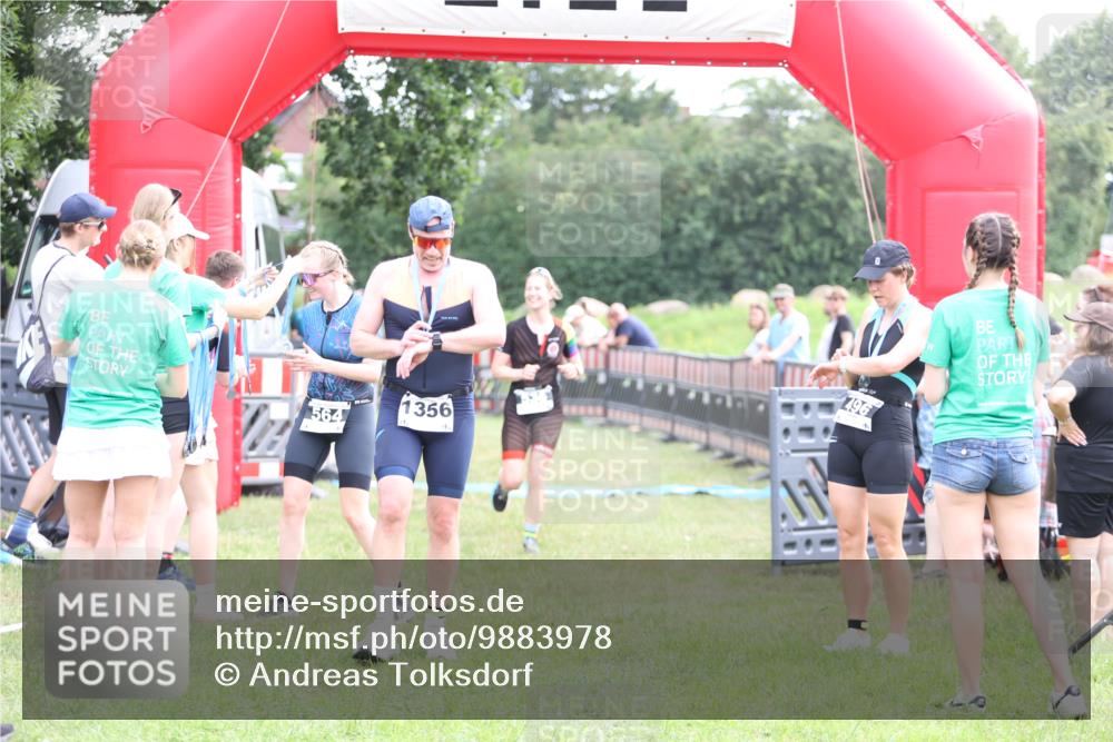 21.06.2026 - 29. Vierlanden-Triathlon Andreas Tolksdorf http://msf.ph/oto/9883978 21.06.2026 11:26:43 Ziel 526, 536, 526, 536 meine-sportfotos.de