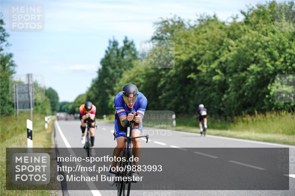 21.06.2026 - Viking Triathlon Michael Burmester http://msf.ph/oto/9883993 21.06.2026 11:14:48 Radfahren 14, 91, 116, 116, 155, 223, 304, 313, 317, 410, 453, 454, 523, 554, 554, 571, 637, 639 meine-sportfotos.de