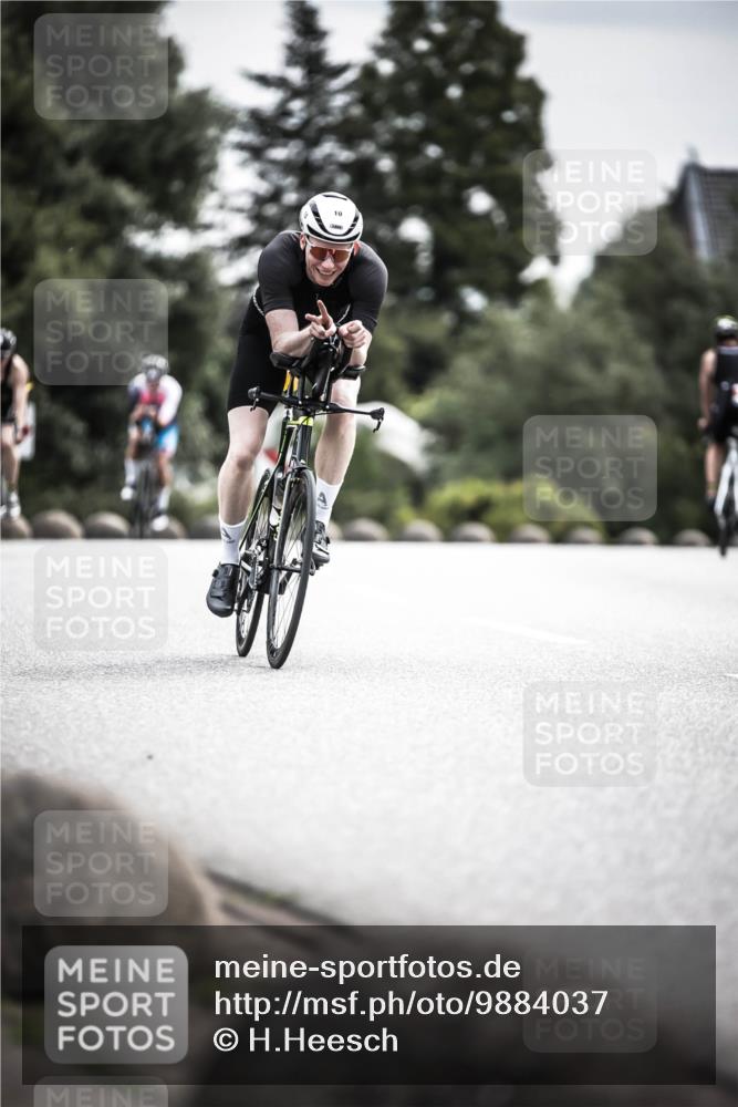 21.06.2026 - 29. Vierlanden-Triathlon H.Heesch http://msf.ph/oto/9884037 21.06.2026 10:35:58 Radfahren 9, 10, 25, 26, 34, 60, 88, 104, 186, 243, 278, 420 meine-sportfotos.de