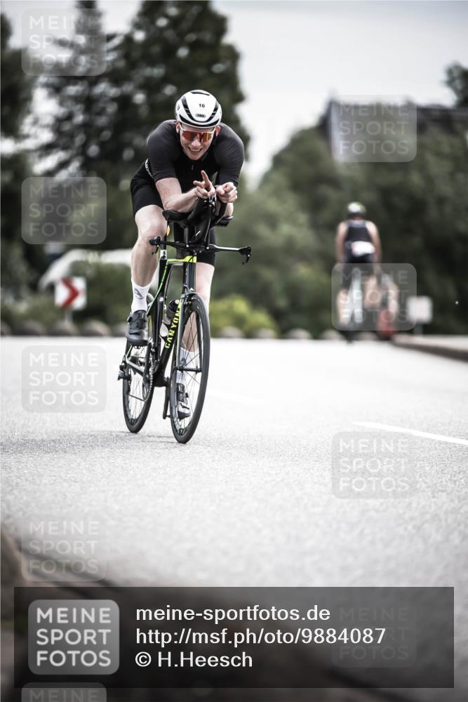 21.06.2026 - 29. Vierlanden-Triathlon H.Heesch http://msf.ph/oto/9884087 21.06.2026 10:35:58 Radfahren 9, 10, 25, 26, 34, 60, 88, 104, 186, 243, 278, 420 meine-sportfotos.de