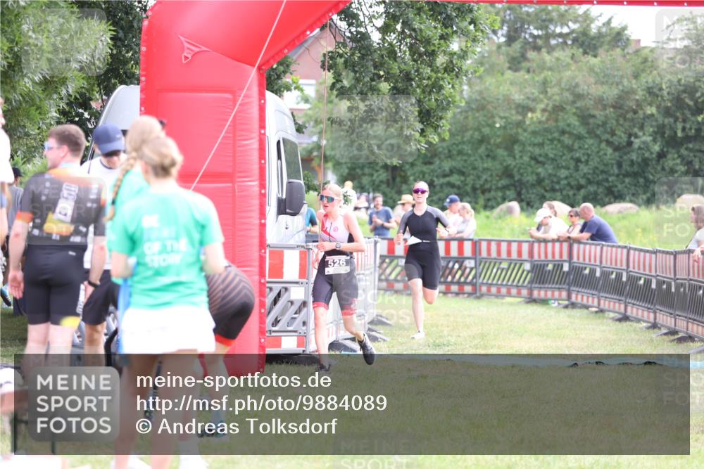 21.06.2026 - 29. Vierlanden-Triathlon Andreas Tolksdorf http://msf.ph/oto/9884089 21.06.2026 11:26:56 Ziel 480, 526, 480, 526 meine-sportfotos.de
