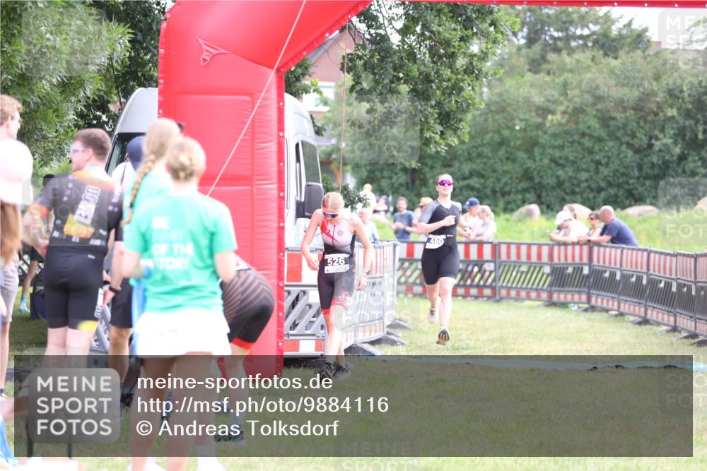 21.06.2026 - 29. Vierlanden-Triathlon Andreas Tolksdorf http://msf.ph/oto/9884116 21.06.2026 11:26:56 Ziel 480, 526, 480, 526 meine-sportfotos.de