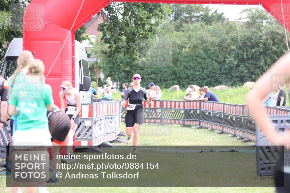 21.06.2026 - 29. Vierlanden-Triathlon Andreas Tolksdorf http://msf.ph/oto/9884154 21.06.2026 11:26:57 Ziel 353, 480, 526, 353, 480, 526 meine-sportfotos.de