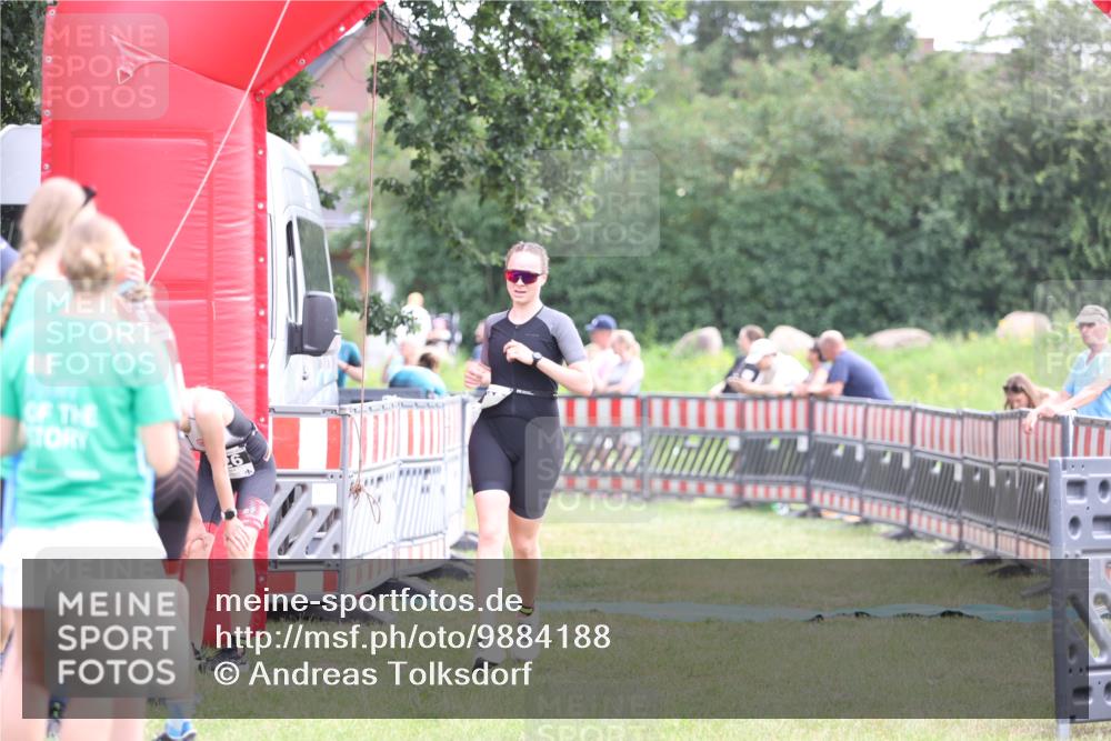 21.06.2026 - 29. Vierlanden-Triathlon Andreas Tolksdorf http://msf.ph/oto/9884188 21.06.2026 11:26:58 Ziel 353, 480, 526, 353, 480, 526 meine-sportfotos.de