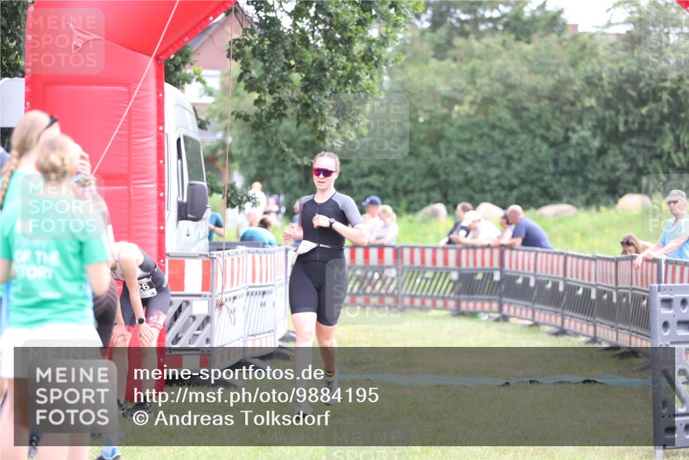 21.06.2026 - 29. Vierlanden-Triathlon Andreas Tolksdorf http://msf.ph/oto/9884195 21.06.2026 11:26:58 Ziel 353, 480, 526, 353, 480, 526 meine-sportfotos.de