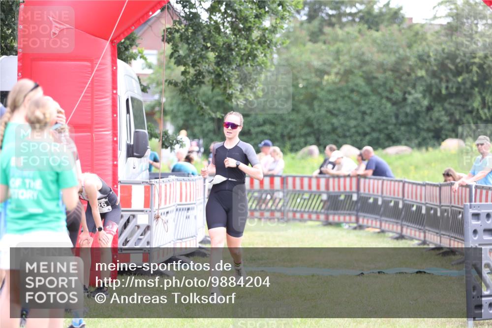 21.06.2026 - 29. Vierlanden-Triathlon Andreas Tolksdorf http://msf.ph/oto/9884204 21.06.2026 11:26:58 Ziel 353, 480, 526, 353, 480, 526 meine-sportfotos.de