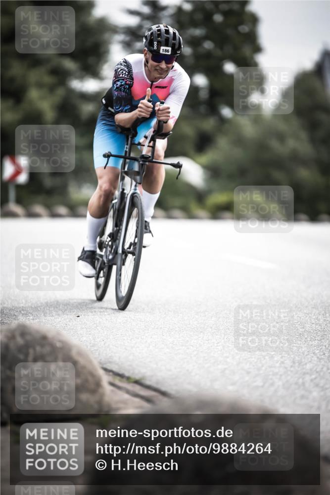 21.06.2026 - 29. Vierlanden-Triathlon H.Heesch http://msf.ph/oto/9884264 21.06.2026 10:36:02 Radfahren 10, 25, 26, 34, 88, 104, 186, 243, 278, 589 meine-sportfotos.de