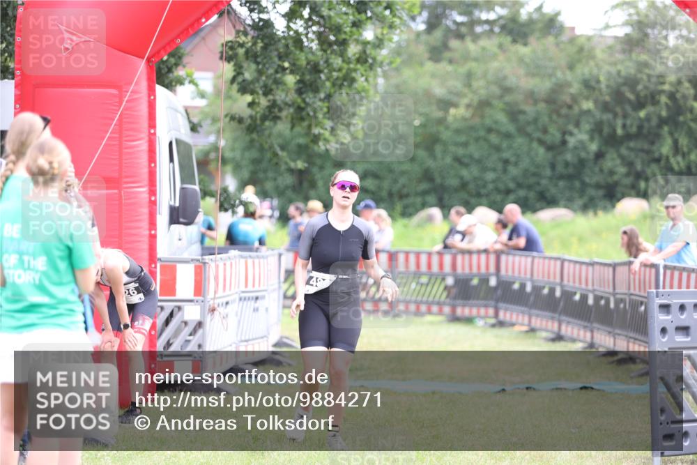 21.06.2026 - 29. Vierlanden-Triathlon Andreas Tolksdorf http://msf.ph/oto/9884271 21.06.2026 11:26:58 Ziel 353, 480, 526, 353, 480, 526 meine-sportfotos.de
