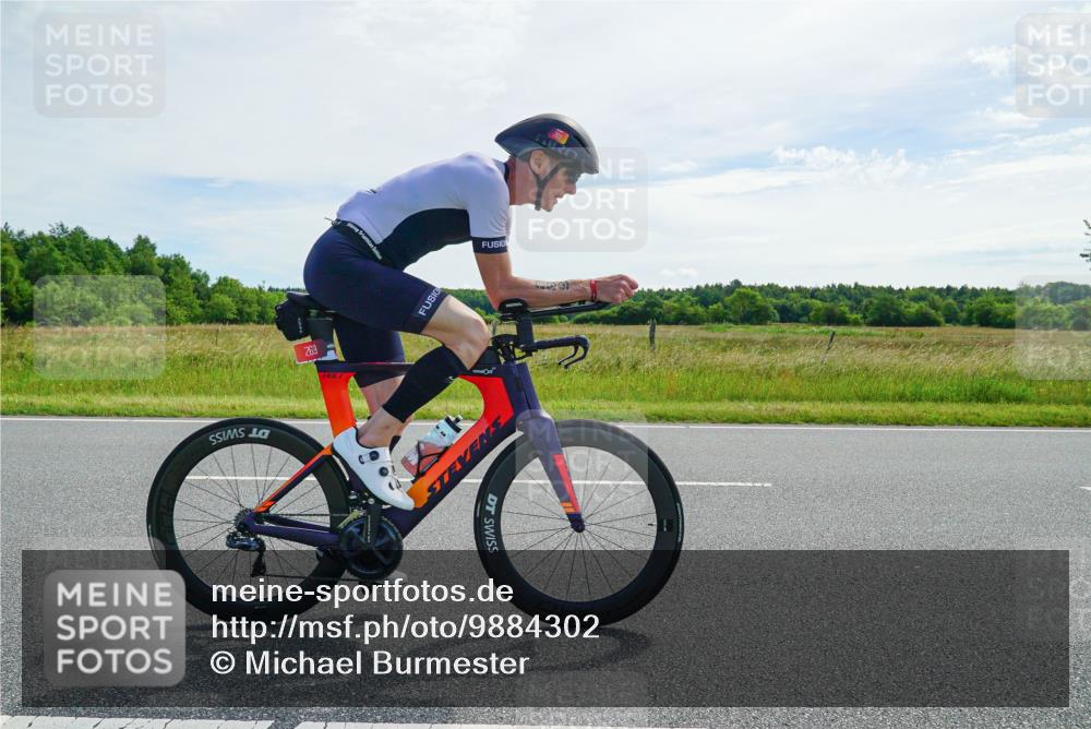 21.06.2026 - Viking Triathlon Michael Burmester http://msf.ph/oto/9884302 21.06.2026 11:21:55 Radfahren 26, 92, 178, 194, 205, 269, 640, 652 meine-sportfotos.de