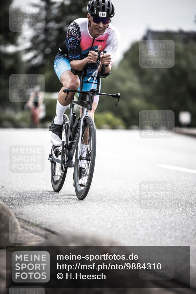 21.06.2026 - 29. Vierlanden-Triathlon H.Heesch http://msf.ph/oto/9884310 21.06.2026 10:36:02 Radfahren 10, 25, 26, 34, 88, 104, 186, 243, 278, 589 meine-sportfotos.de