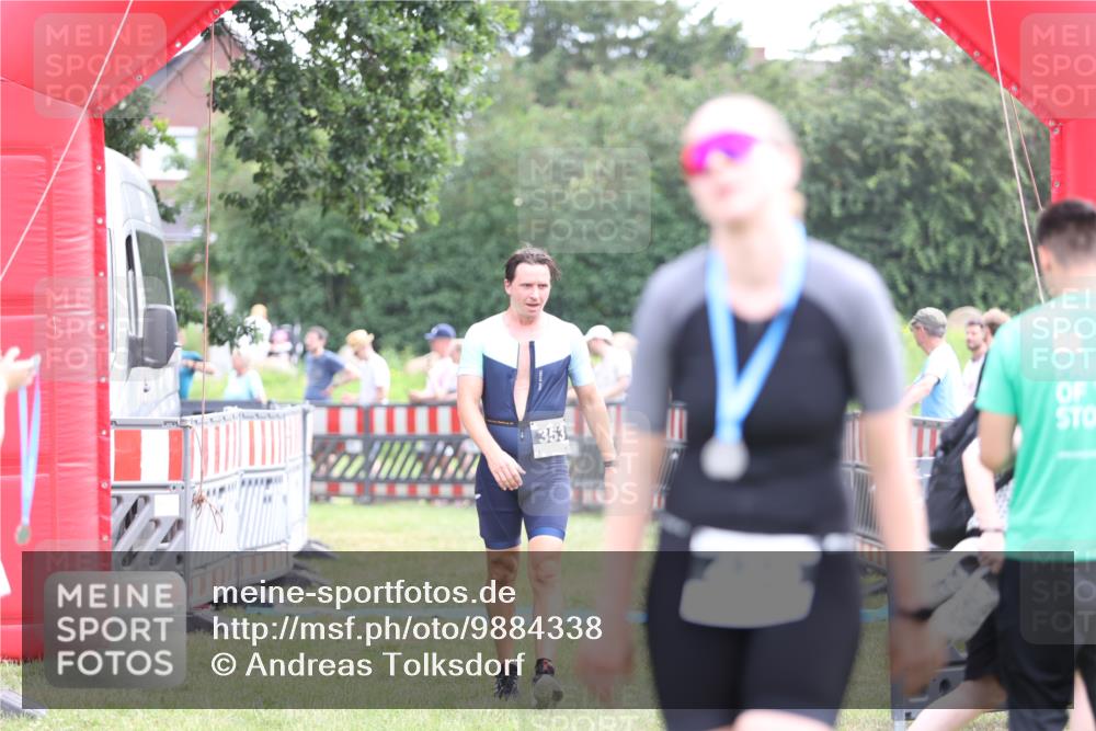 21.06.2026 - 29. Vierlanden-Triathlon Andreas Tolksdorf http://msf.ph/oto/9884338 21.06.2026 11:27:10 Ziel 353, 353 meine-sportfotos.de