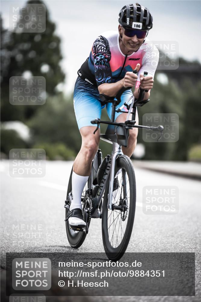 21.06.2026 - 29. Vierlanden-Triathlon H.Heesch http://msf.ph/oto/9884351 21.06.2026 10:36:02 Radfahren 10, 25, 26, 34, 88, 104, 186, 243, 278, 589 meine-sportfotos.de