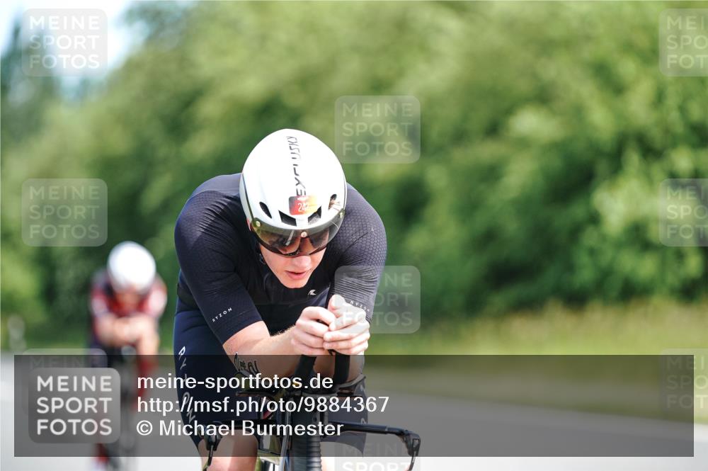 21.06.2026 - Viking Triathlon Michael Burmester http://msf.ph/oto/9884367 21.06.2026 11:19:05 Radfahren 1, 4, 13, 47, 221, 242, 295, 311, 372, 378, 449, 495, 536, 537, 541, 576, 613, 623, 629 meine-sportfotos.de
