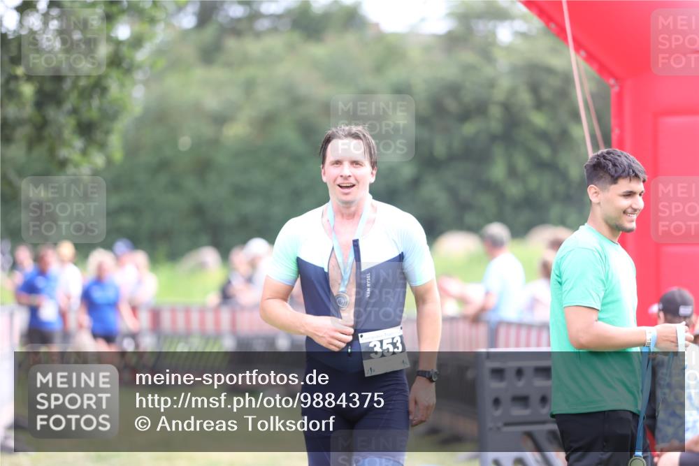 21.06.2026 - 29. Vierlanden-Triathlon Andreas Tolksdorf http://msf.ph/oto/9884375 21.06.2026 11:27:17 Ziel 442, 619, 442, 619 meine-sportfotos.de