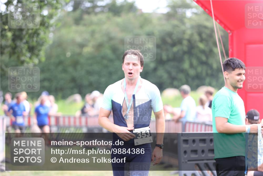 21.06.2026 - 29. Vierlanden-Triathlon Andreas Tolksdorf http://msf.ph/oto/9884386 21.06.2026 11:27:17 Ziel 442, 619, 442, 619 meine-sportfotos.de