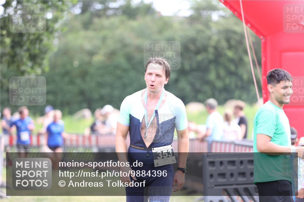 21.06.2026 - 29. Vierlanden-Triathlon Andreas Tolksdorf http://msf.ph/oto/9884396 21.06.2026 11:27:17 Ziel 442, 619, 442, 619 meine-sportfotos.de