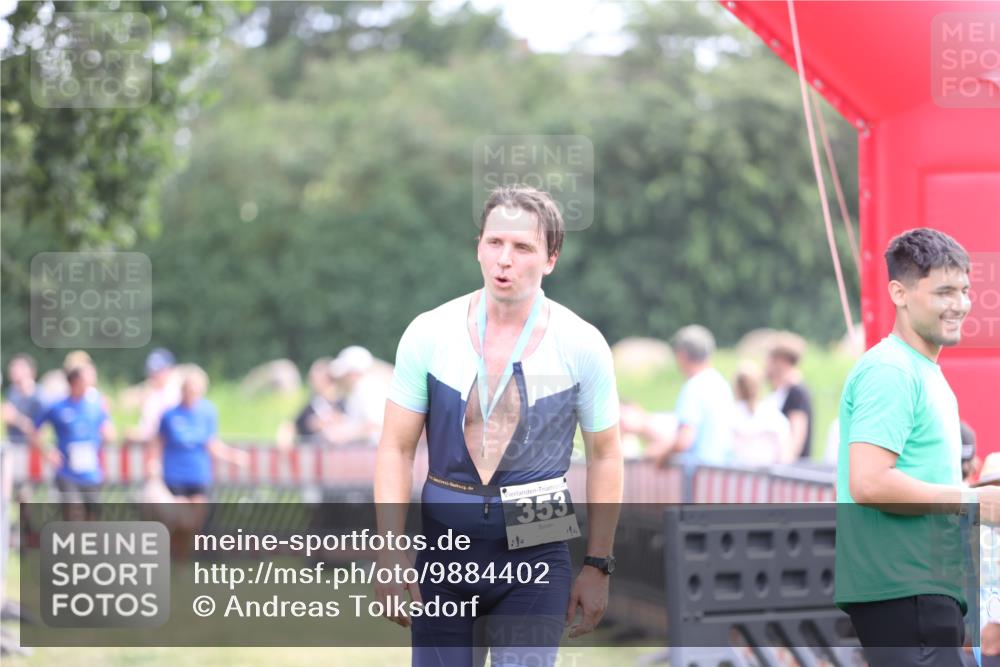 21.06.2026 - 29. Vierlanden-Triathlon Andreas Tolksdorf http://msf.ph/oto/9884402 21.06.2026 11:27:17 Ziel 442, 619, 442, 619 meine-sportfotos.de