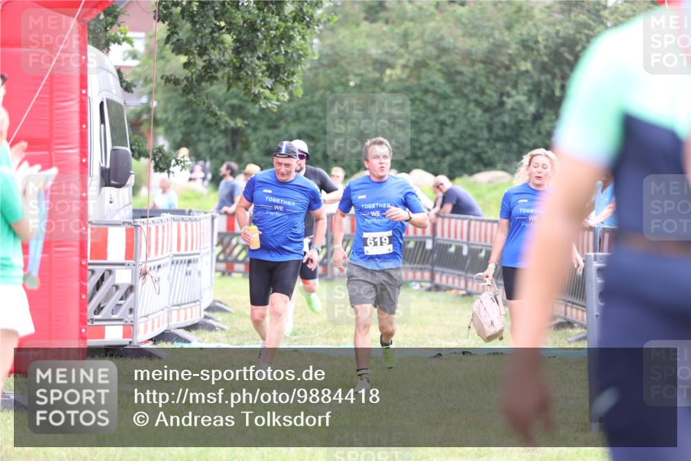 21.06.2026 - 29. Vierlanden-Triathlon Andreas Tolksdorf http://msf.ph/oto/9884418 21.06.2026 11:27:25 Ziel 442, 521, 619, 442, 521, 619 meine-sportfotos.de