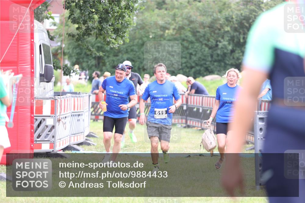 21.06.2026 - 29. Vierlanden-Triathlon Andreas Tolksdorf http://msf.ph/oto/9884433 21.06.2026 11:27:25 Ziel 442, 521, 619, 442, 521, 619 meine-sportfotos.de