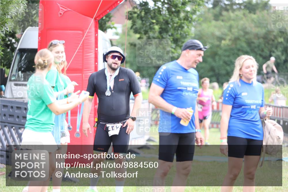 21.06.2026 - 29. Vierlanden-Triathlon Andreas Tolksdorf http://msf.ph/oto/9884560 21.06.2026 11:27:32 Ziel 521, 521 meine-sportfotos.de
