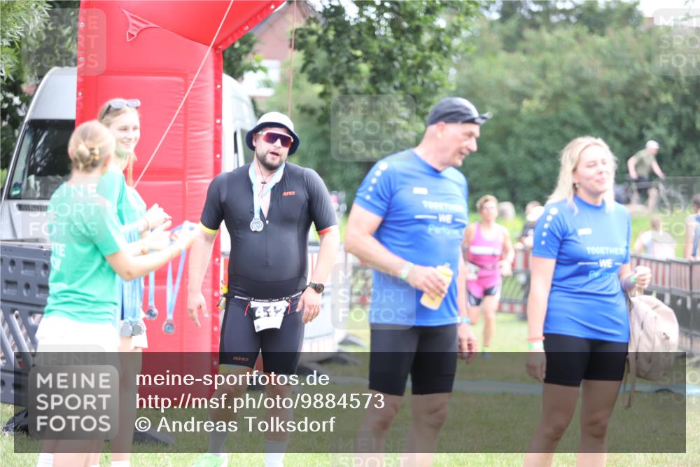 21.06.2026 - 29. Vierlanden-Triathlon Andreas Tolksdorf http://msf.ph/oto/9884573 21.06.2026 11:27:32 Ziel 521, 521 meine-sportfotos.de