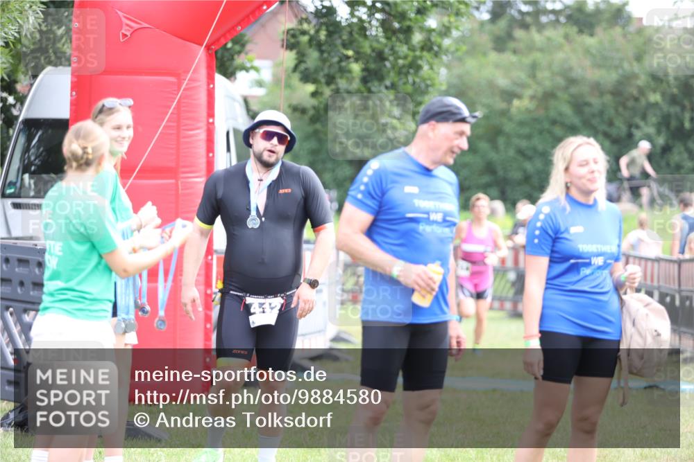 21.06.2026 - 29. Vierlanden-Triathlon Andreas Tolksdorf http://msf.ph/oto/9884580 21.06.2026 11:27:32 Ziel 521, 521 meine-sportfotos.de