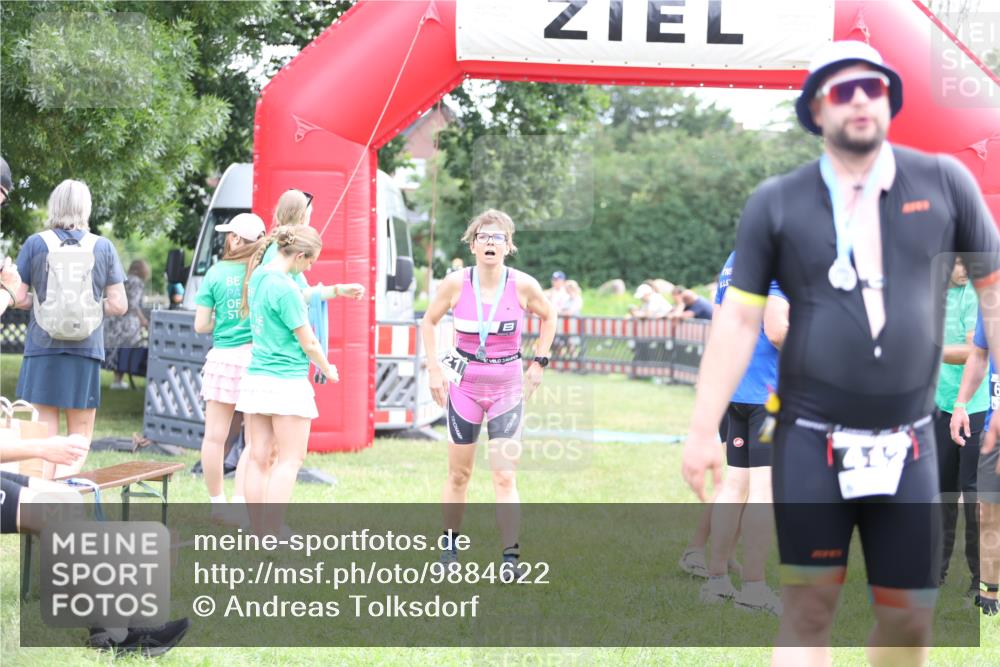 21.06.2026 - 29. Vierlanden-Triathlon Andreas Tolksdorf http://msf.ph/oto/9884622 21.06.2026 11:27:41 Ziel 396, 396 meine-sportfotos.de
