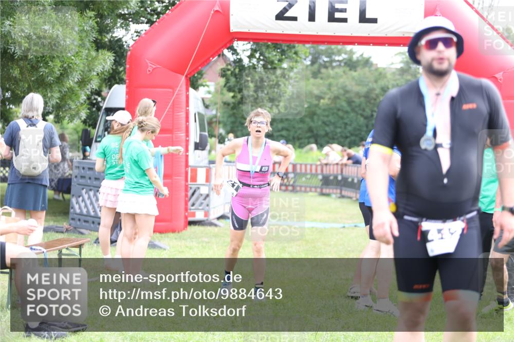 21.06.2026 - 29. Vierlanden-Triathlon Andreas Tolksdorf http://msf.ph/oto/9884643 21.06.2026 11:27:41 Ziel 396, 396 meine-sportfotos.de
