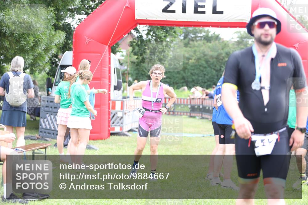 21.06.2026 - 29. Vierlanden-Triathlon Andreas Tolksdorf http://msf.ph/oto/9884667 21.06.2026 11:27:41 Ziel 396, 396 meine-sportfotos.de