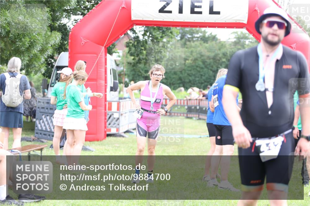 21.06.2026 - 29. Vierlanden-Triathlon Andreas Tolksdorf http://msf.ph/oto/9884700 21.06.2026 11:27:42 Ziel 328, 396, 328, 396 meine-sportfotos.de