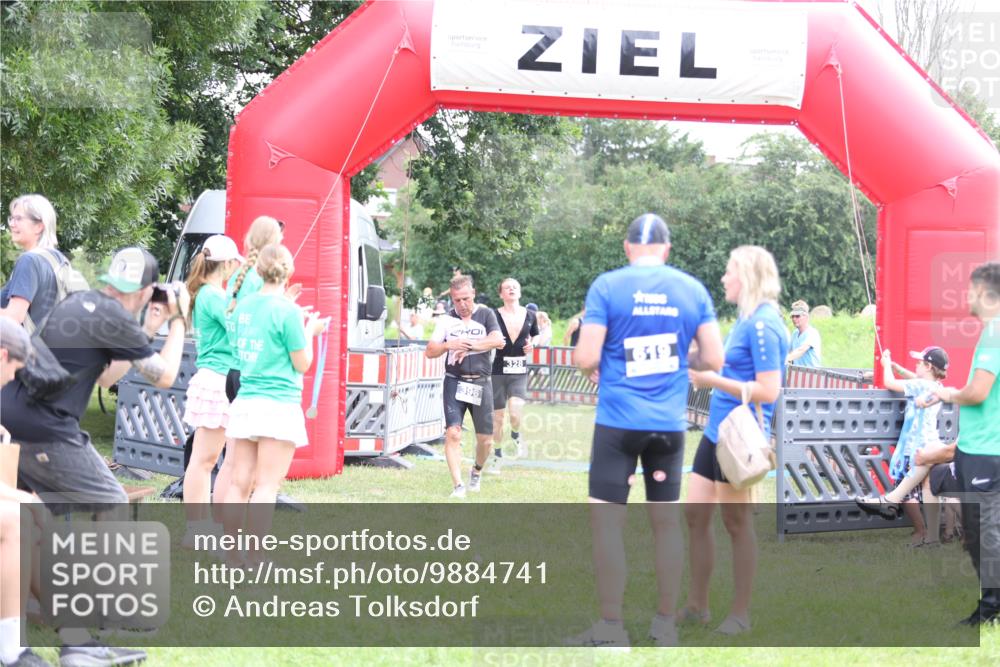 21.06.2026 - 29. Vierlanden-Triathlon Andreas Tolksdorf http://msf.ph/oto/9884741 21.06.2026 11:27:53 Ziel 328, 396, 328, 396 meine-sportfotos.de
