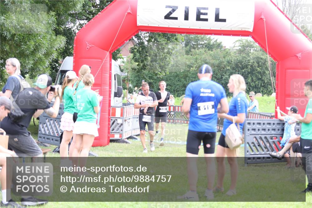 21.06.2026 - 29. Vierlanden-Triathlon Andreas Tolksdorf http://msf.ph/oto/9884757 21.06.2026 11:27:53 Ziel 328, 396, 328, 396 meine-sportfotos.de