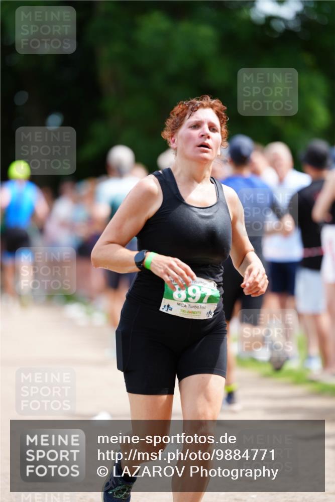 21.06.2026 - 29. Vierlanden-Triathlon LAZAROV Photography http://msf.ph/oto/9884771 21.06.2026 13:06:03 Laufen 697 meine-sportfotos.de