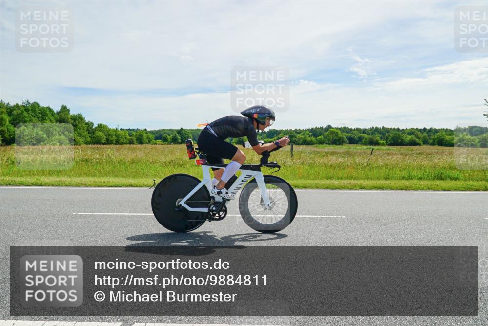 21.06.2026 - Viking Triathlon Michael Burmester http://msf.ph/oto/9884811 21.06.2026 11:27:22 Radfahren 44, 74, 87, 111, 154, 163, 166, 227, 275, 411, 417, 484, 522, 567, 649, 651, 665 meine-sportfotos.de